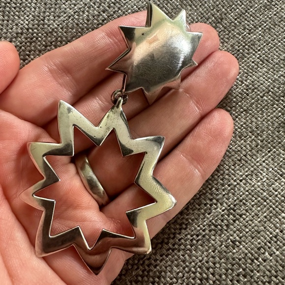 Fantastic vintage St John starburst clip-on earrings - Picture 2 of 6